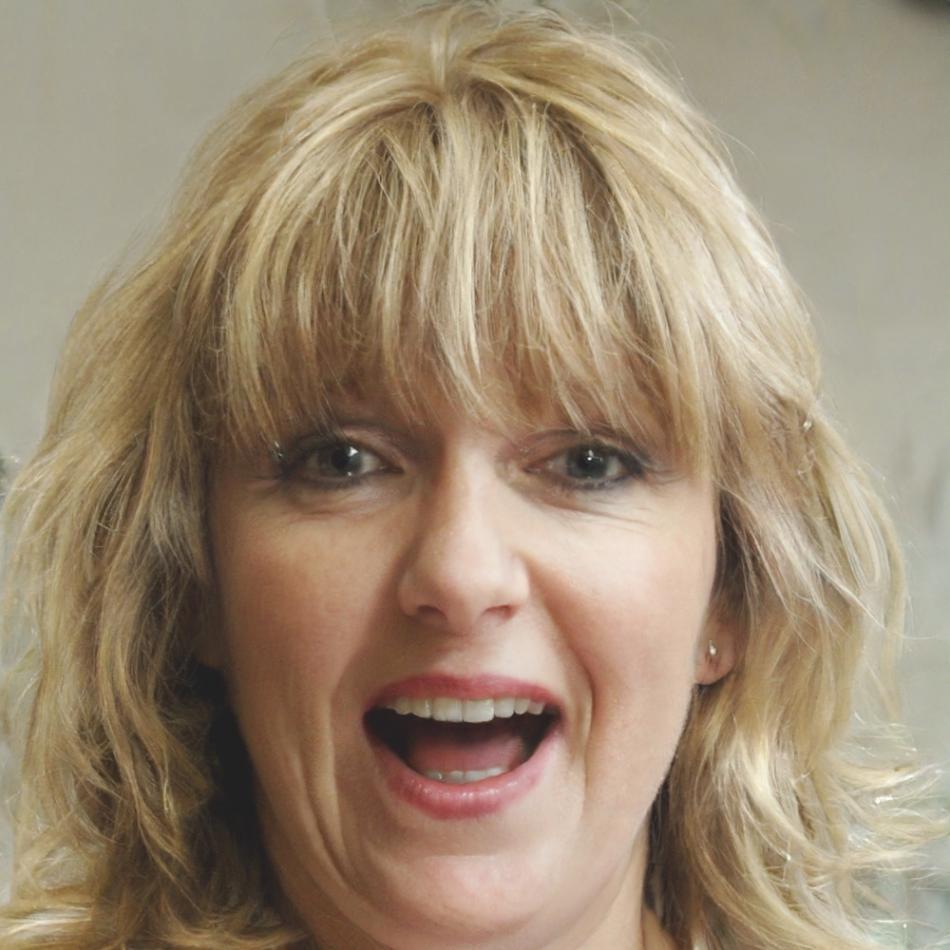Dr. Sarah Weber, Finanzanalystin